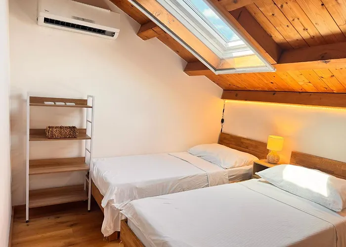 Luxus Haus Direkt Am Bei Novigrad Nyaraló *