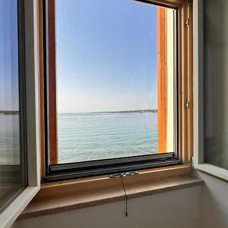 Aussergewoehnlicher Ferienunterkunft Direkt Am Bei Novigrad Feriehus Dajla